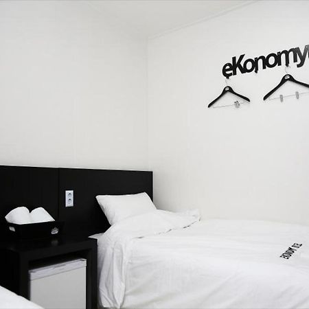 Korea Guesthouse Gumi Екстер'єр фото